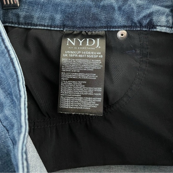 Curves 360 by NYDJ Caliente Slim Straight Capri Size 14 Blue Denim Jeans - Picture 6 of 7